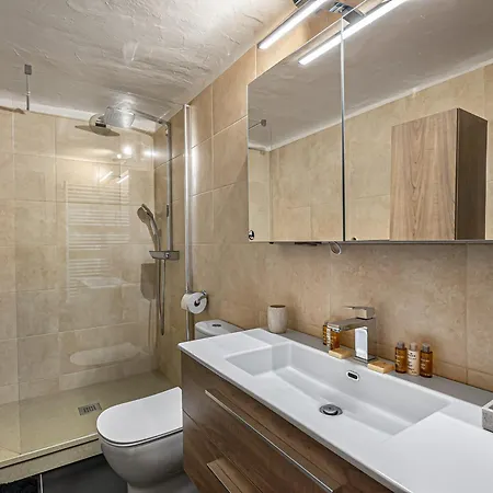 Chalet Chalet Familial Au Centre De Le Praz, Proche Pistes Et Commerces, Terrasse Plein Sud - Fr-1-568-10 (adults Only) *