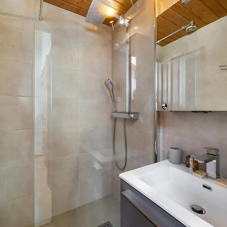 Chalet Chalet Familial Au Centre De Le Praz, Proche Pistes Et Commerces, Terrasse Plein Sud - Fr-1-568-10 (adults Only) *