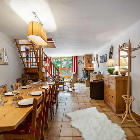 Chalet Chalet Familial Au Centre De Le Praz, Proche Pistes Et Commerces, Terrasse Plein Sud - Fr-1-568-10 (adults Only) *