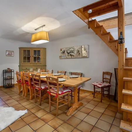 Chalet Chalet Familial Au Centre De Le Praz, Proche Pistes Et Commerces, Terrasse Plein Sud - Fr-1-568-10 (adults Only)